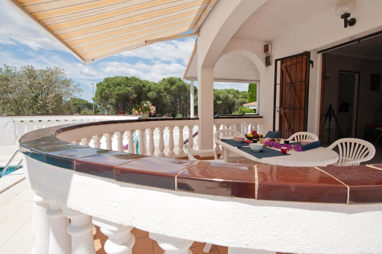 Villa Yvonne L' Escala Exterior foto